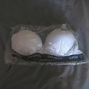 NWT white 40C sports bra